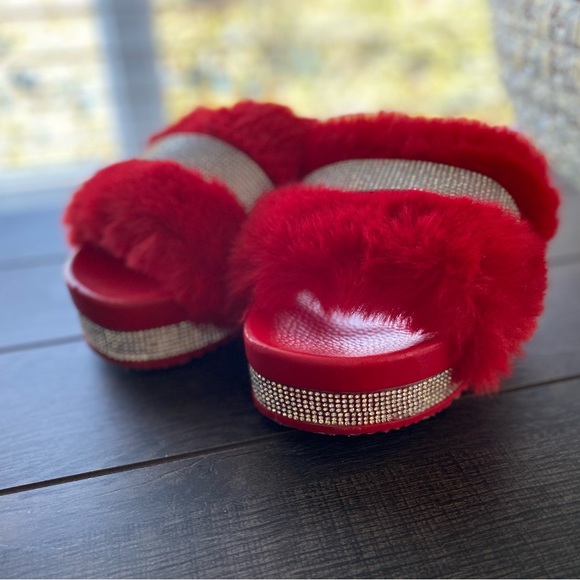 I.D. Required Faux Fur & Rhinestones RED Platform Slides Sz 8 - Picture 9 of 14
